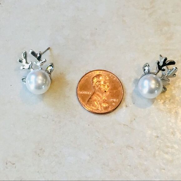 Reindeer Antlers Faux Pearl & Rhinestone Earrings NWT - Picture 8 of 8